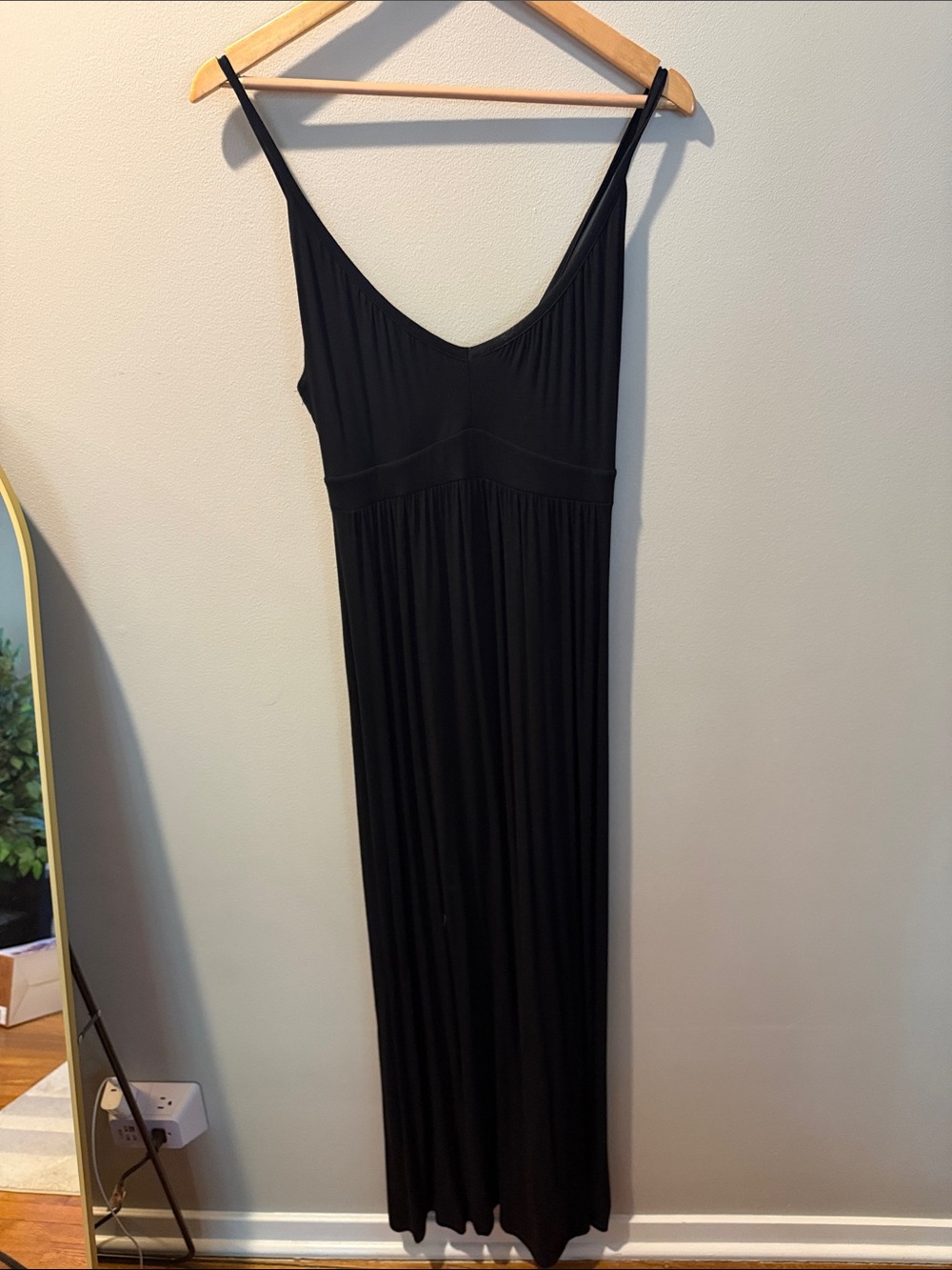 Old Navy Black Sleeveless V-Neck Maxi Dress